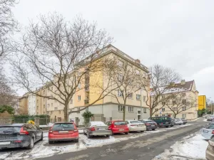 Prodej bytu 3+kk, Praha - Žižkov, Strážní, 72 m2