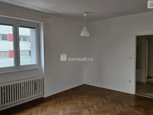 Pronájem bytu 2+1, Praha - Podolí, Podolská, 64 m2