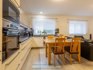 Prodej rodinného domu, Kuchařovice, Znojemská, 150 m2