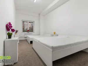 Pronájem bytu 4+1, Uherské Hradiště, náměstí Republiky, 92 m2