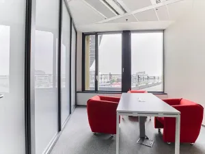 Pronájem kanceláře, Praha - Nusle, Pikrtova, 500 m2