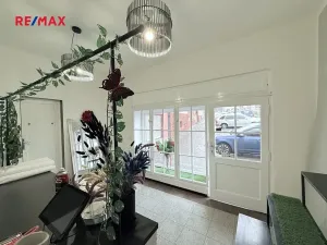 Pronájem obchodního prostoru, Praha - Střešovice, Na Malovance, 18 m2