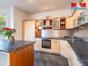 Prodej rodinného domu, Veltrusy, U Stadionu, 180 m2