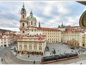 Pronájem skladu, Praha - Malá Strana, Malostranské náměstí, 210 m2