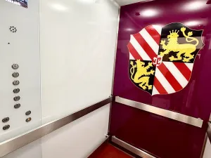 Pronájem skladu, Praha - Malá Strana, Malostranské náměstí, 210 m2