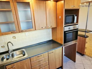 Prodej bytu 2+1, Kralupy nad Vltavou - Lobeček, nám. Mládežníků, 53 m2