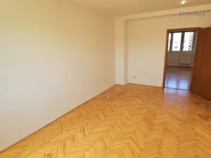 Prodej bytu 2+1, Kralupy nad Vltavou - Lobeček, nám. Mládežníků, 53 m2
