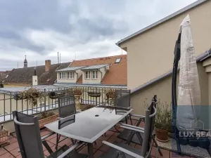 Prodej atypického bytu, Mikulov, Komenského, 164 m2