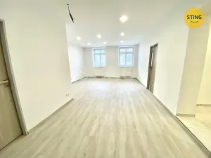 Pronájem bytu 2+1, Opava - Předměstí, náměstí Svaté Trojice, 57 m2