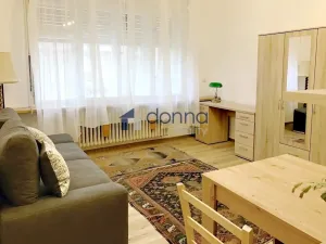 Pronájem bytu 1+kk, Praha, Slezská, 29 m2