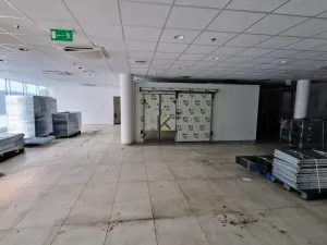 Pronájem obchodního prostoru, Praha - Smíchov, Svornosti, 346 m2