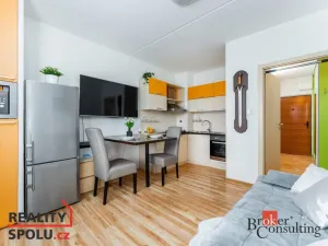 Prodej bytu 2+kk, Pardubice - Zelené Předměstí, nábřeží Závodu míru, 40 m2