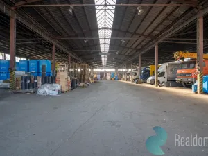 Prodej výrobních prostor, Milovice, 2255 m2