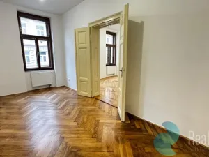 Pronájem bytu 3+kk, České Budějovice, tř. 28. října, 76 m2