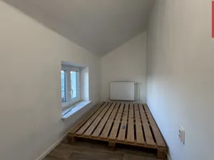 Pronájem bytu 1+1, Opava, Krnovská, 40 m2