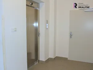 Pronájem kanceláře, Karlovy Vary, T. G. Masaryka, 42 m2