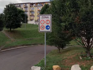 Pronájem garážového stání, Praha - Kunratice, Muškova, 12 m2