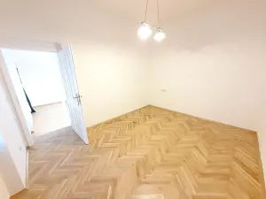 Pronájem bytu 2+kk, Praha - Smíchov, Plzeňská, 38 m2