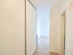 Pronájem bytu 1+kk, Praha - Holešovice, Tovární, 34 m2