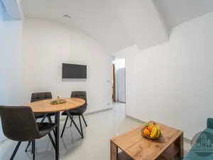 Pronájem bytu 2+kk, Praha - Karlín, Sokolovská, 40 m2