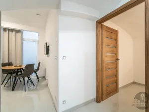 Pronájem bytu 2+kk, Praha - Karlín, Sokolovská, 40 m2