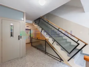 Pronájem bytu 1+kk, Praha - Vršovice, Bulharská, 22 m2