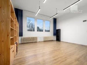 Prodej obchodního prostoru, Praha - Vršovice, Kazašská, 32 m2