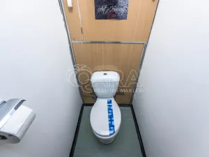 Pronájem bytu 2+kk, Praha - Kobylisy, Kaňkovského, 43 m2