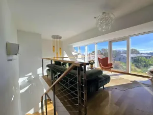 Pronájem atypického bytu, Praha - Smíchov, Kobrova, 182 m2