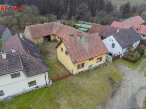 Prodej rodinného domu, Vrchotovy Janovice, 435 m2