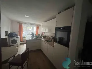 Prodej bytu 2+1, Chvalovice, 78 m2