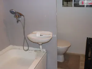 Pronájem bytu 1+1, Mikulov, Zd. Nejedlého, 32 m2