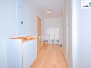 Pronájem bytu 2+kk, Liberec - Liberec III-Jeřáb, Kladenská, 57 m2