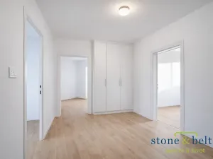 Prodej bytu 3+1, Praha - Stodůlky, U jezera, 82 m2