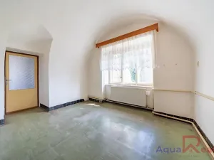 Prodej bytu 2+1, Teplá, Masarykovo náměstí, 146 m2