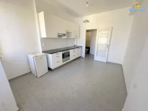 Pronájem bytu 3+kk, Praha - Nové Město, Štěpánská, 89 m2