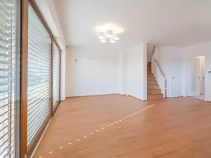 Prodej bytu 4+kk, Mořina, 106 m2