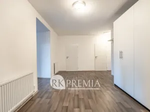 Pronájem bytu 2+kk, Teplice, U Hadích lázní, 86 m2