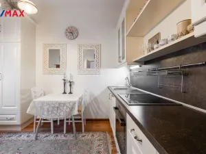 Pronájem bytu 2+kk, Karlovy Vary, K. Čapka, 42 m2