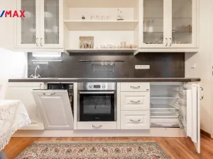 Pronájem bytu 2+kk, Karlovy Vary, K. Čapka, 48 m2