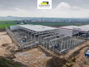 Pronájem skladu, Lovosice, 8330 m2