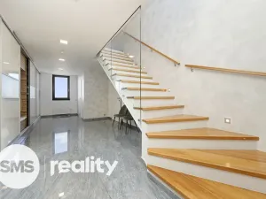 Pronájem atypického bytu, Brno - Štýřice, Pražákova, 332 m2