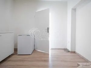 Pronájem bytu 1+1, Praha - Kbely, Semilská, 30 m2