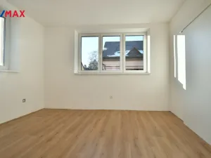 Pronájem bytu 3+1, Nová Paka, Masarykovo náměstí, 93 m2