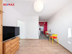 Pronájem bytu 1+kk, Praha - Černý Most, Doležalova, 33 m2