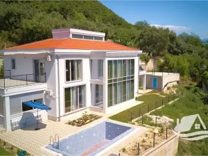 Prodej vily, Kumbor, Černá Hora, 320 m2