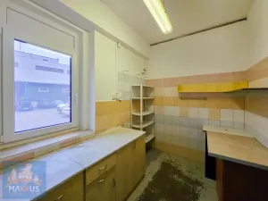 Pronájem výrobních prostor, Hostomice, Tyršovo náměstí, 220 m2