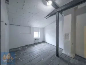 Pronájem výrobních prostor, Hostomice, Tyršovo náměstí, 220 m2