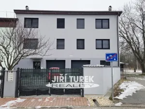 Pronájem bytu 2+kk, Praha - Kbely, Toužimská, 46 m2