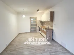 Pronájem bytu 2+kk, Praha - Kbely, Toužimská, 46 m2